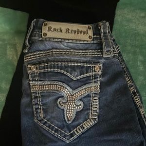 Rock Revivals size 26 ankle skinny like new tons of bling beautiful jeans